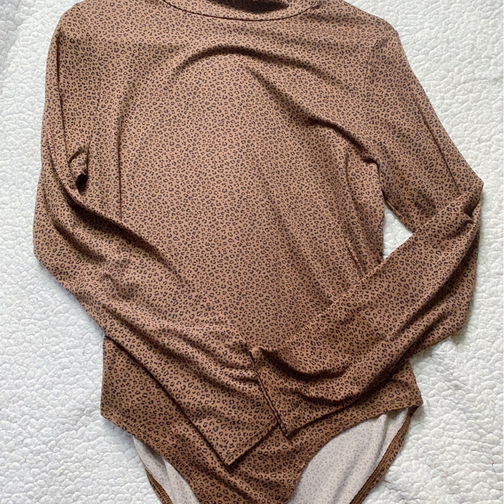 Leopard Print Long Sleeve Top